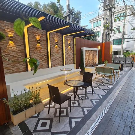 9 สวีท ลักชัวรี บูทิก โฮเต็ล Hotel เชียงใหม่ ภายนอก รูปภาพ