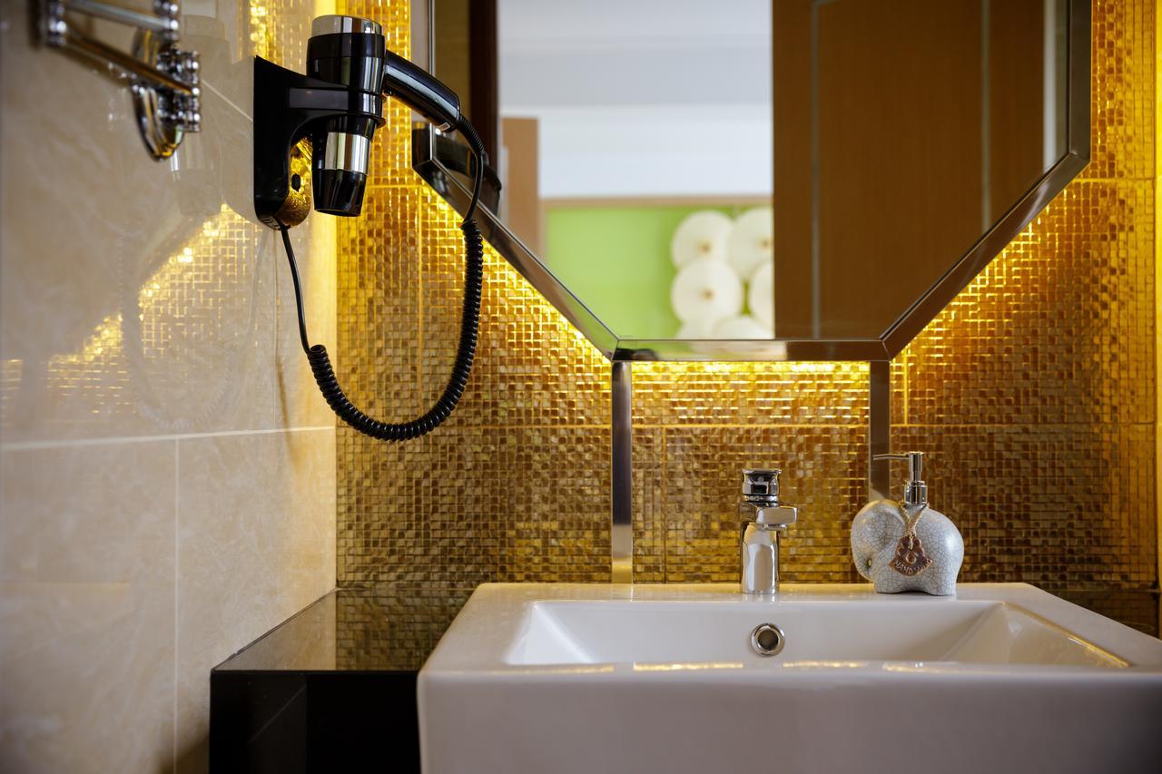 9 สวีท ลักชัวรี บูทิก โฮเต็ล Hotel เชียงใหม่ ภายนอก รูปภาพ